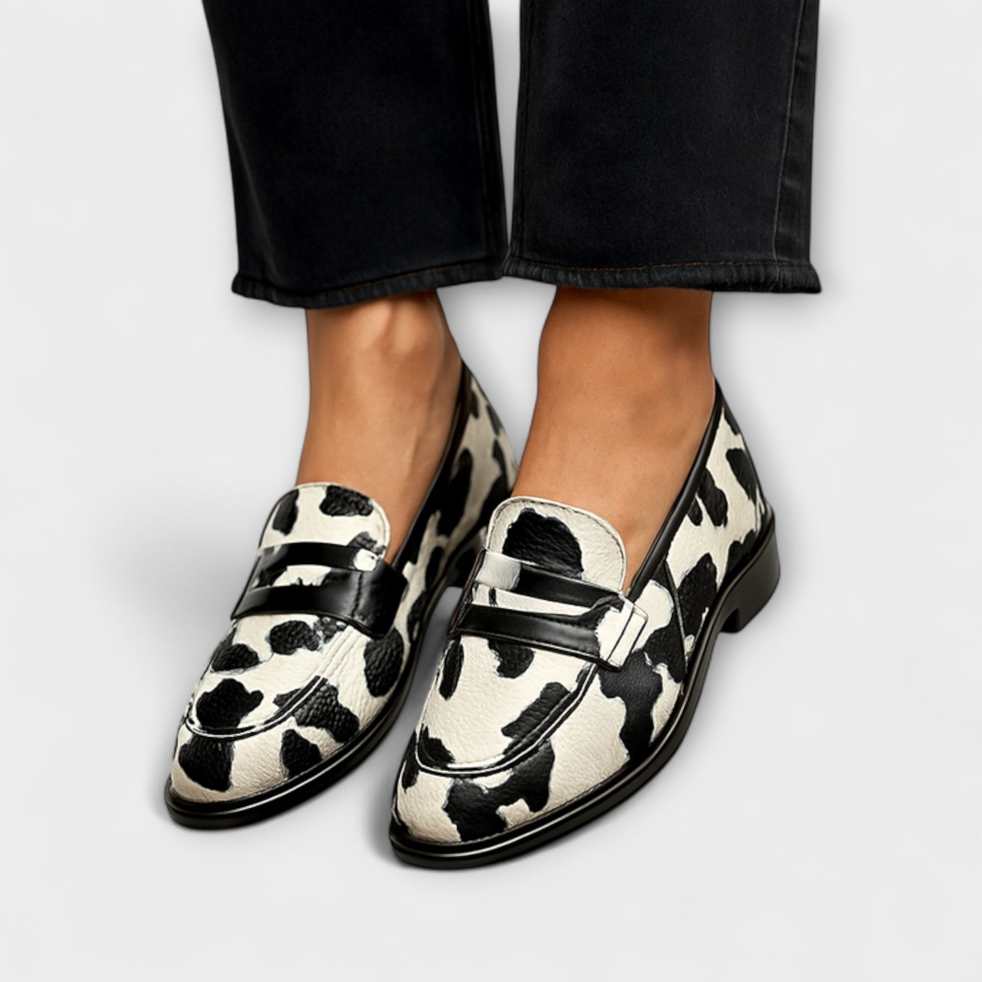 Victoria - Statement Loafers