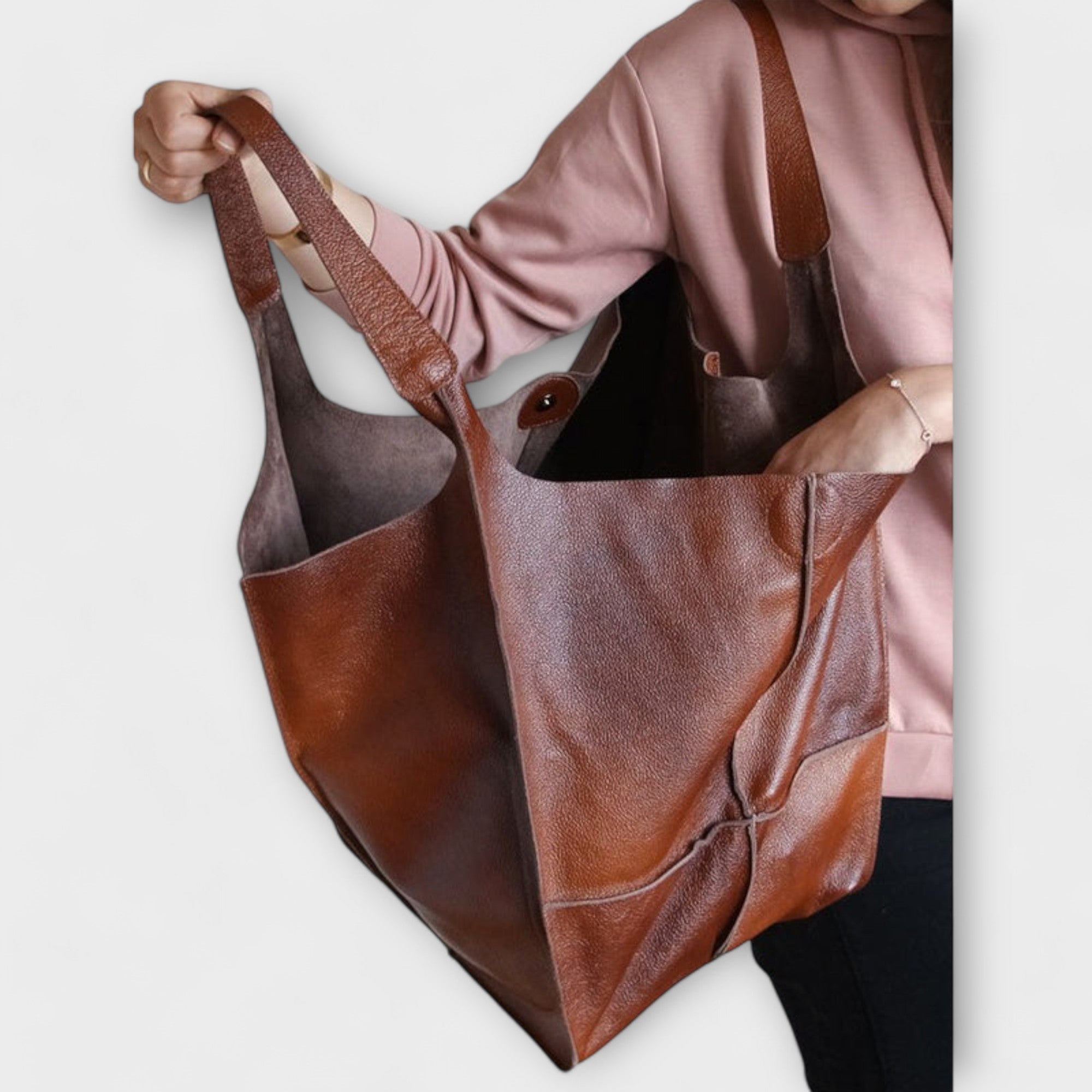 Lora. - Oversized Weekender Bag